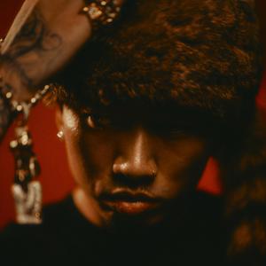 老赵揉着粉嫩的双乳
